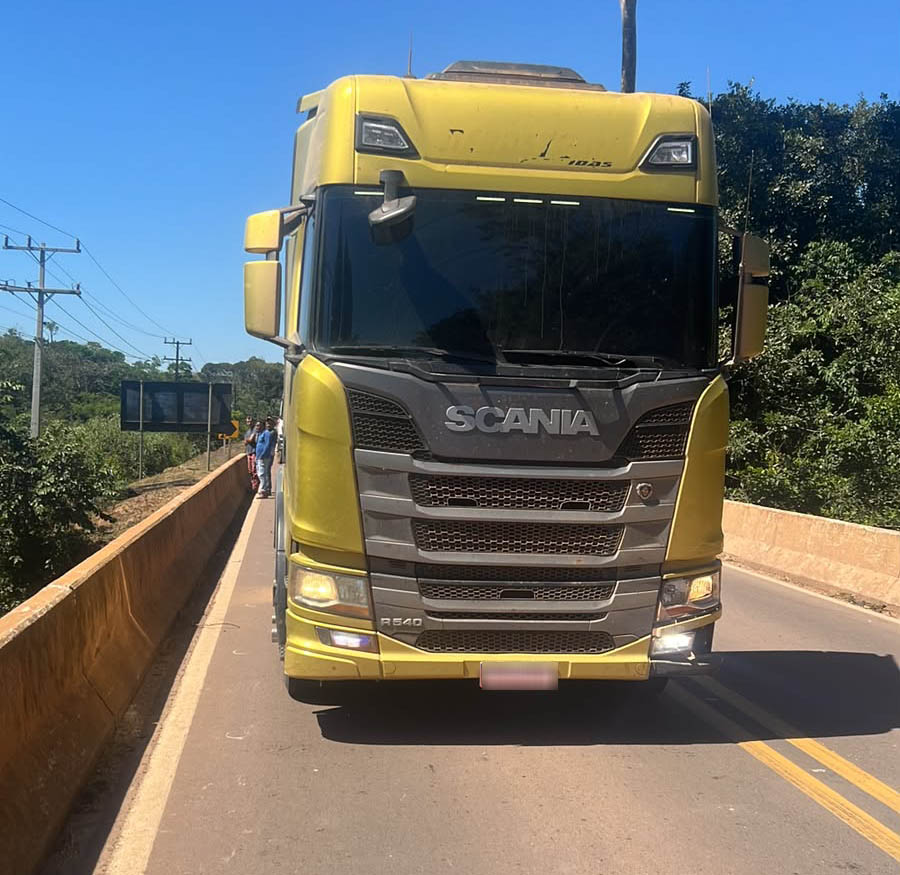 PM recupera cavalo mecânico roubado e prende suspeito após perseguição em Carlinda; motorista segue desaparecido