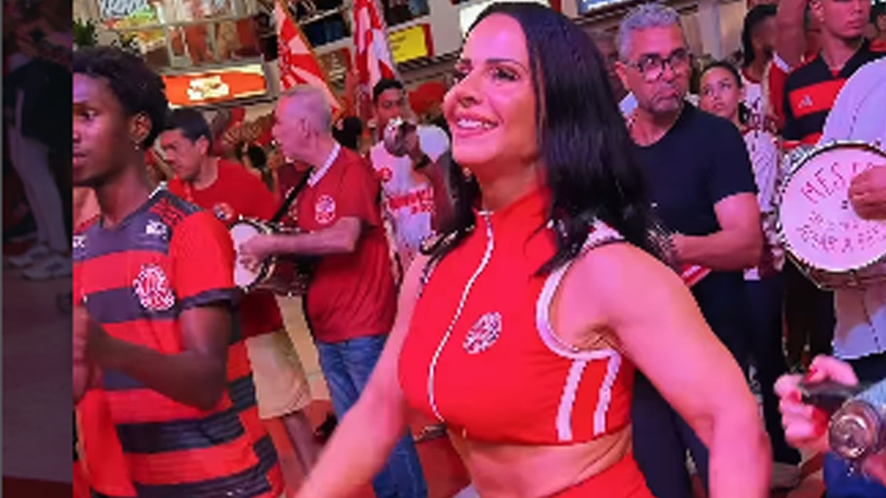 Viviane Araújo marca presença em ensaio do Salgueiro e mostra samba no pé